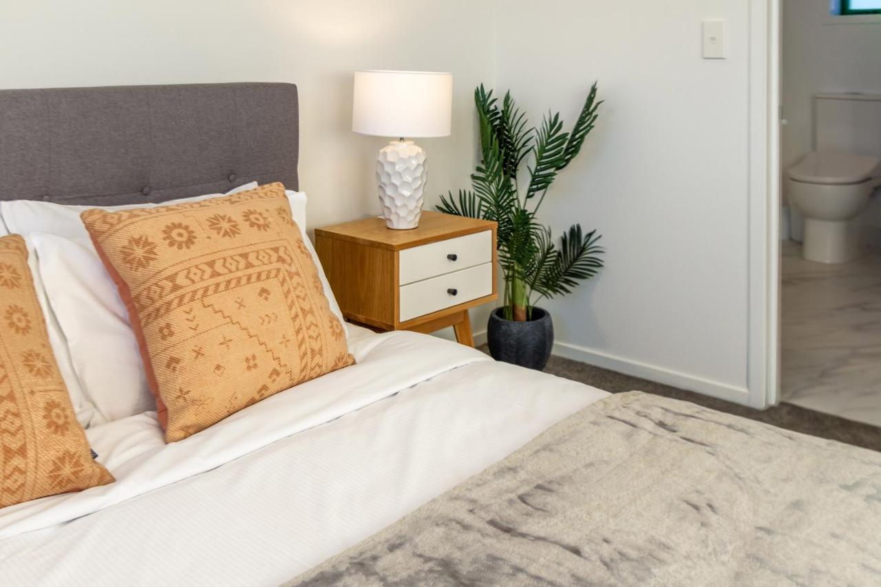 Urban Park Escape 2 Bed 2 Bath W/Carpark Appartement Christchurch Buitenkant foto