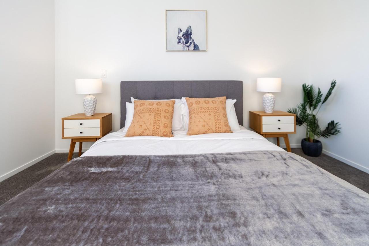Urban Park Escape 2 Bed 2 Bath W/Carpark Appartement Christchurch Buitenkant foto