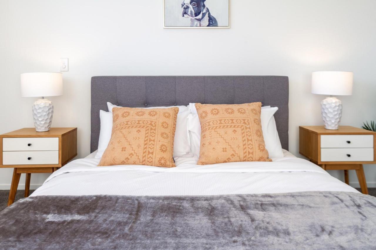 Urban Park Escape 2 Bed 2 Bath W/Carpark Appartement Christchurch Buitenkant foto